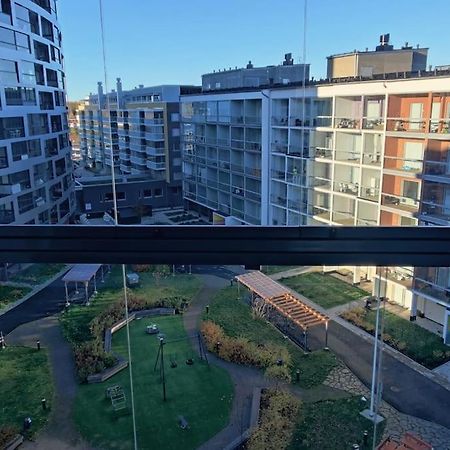 New Studio Cherry Near Helsinki Airport In Kivistoe Vantaa Extérieur photo