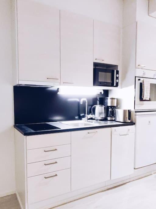 New Studio Cherry Near Helsinki Airport In Kivistoe Vantaa Extérieur photo
