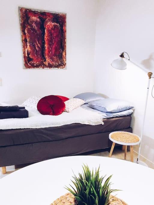New Studio Cherry Near Helsinki Airport In Kivistoe Vantaa Extérieur photo